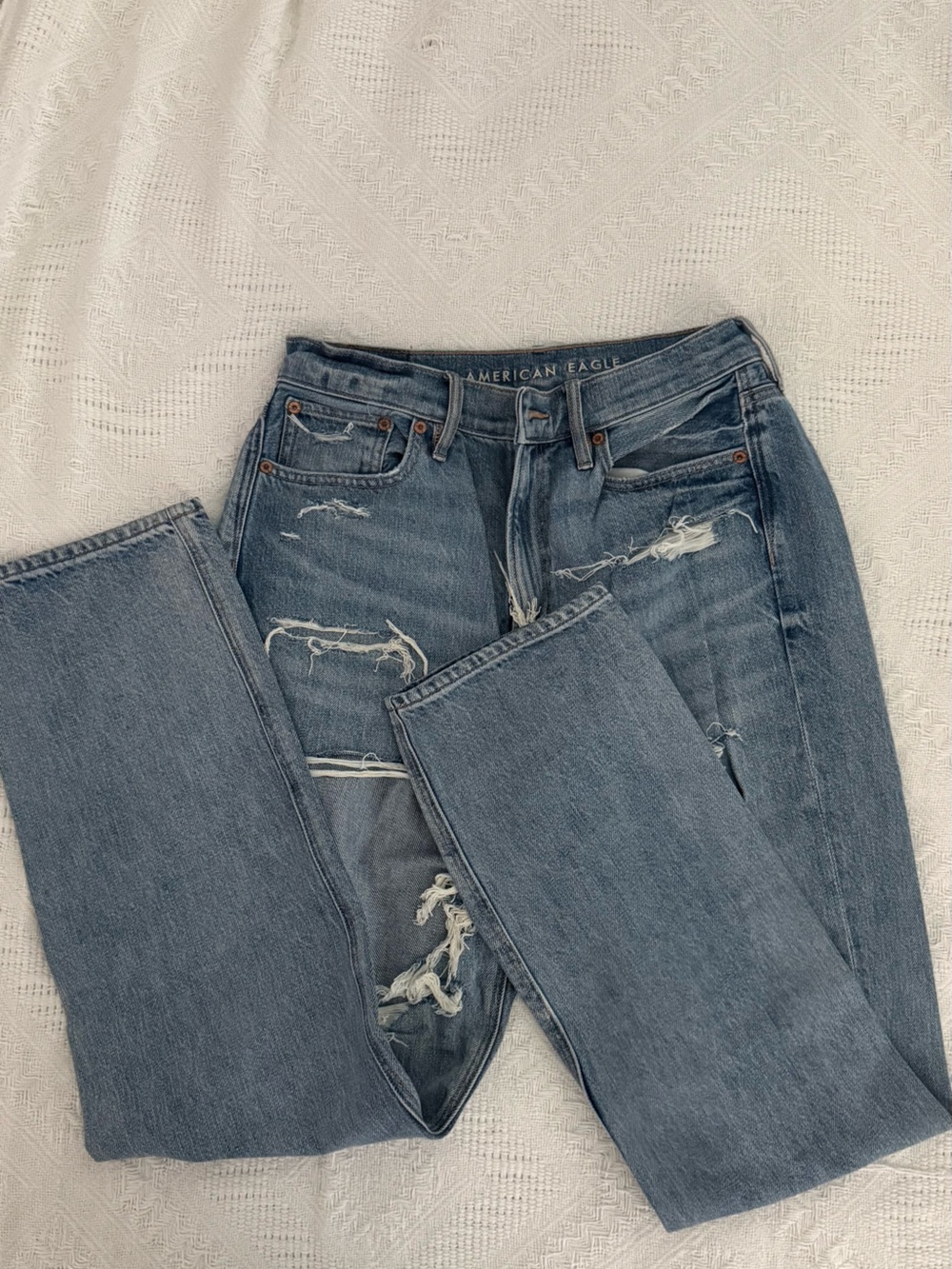 American Eagle High Rise 90’s Distressed Boyfriend Jeans — Medium Blue